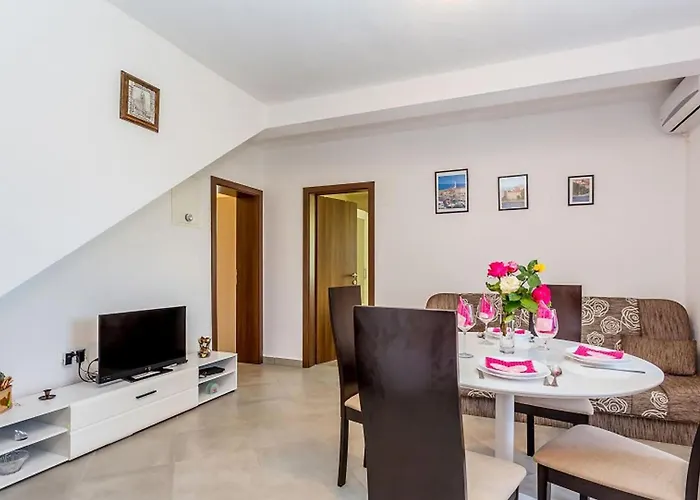 Cozy In With Swimming Pool