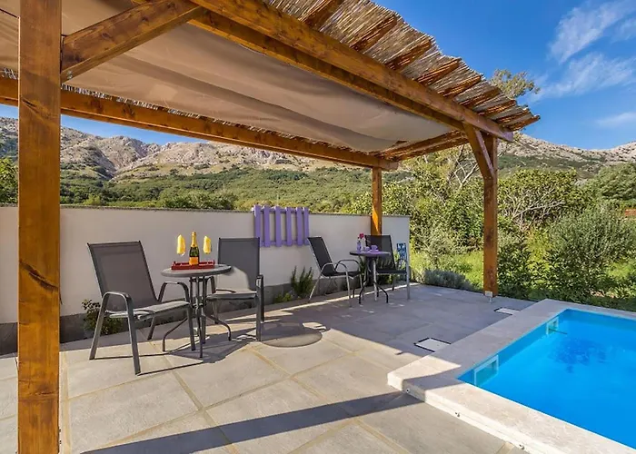 Apartmán Cozy In With Swimming Pool *