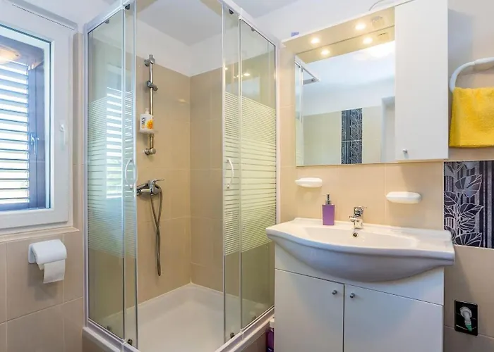 Cozy In With Swimming Pool Apartman Baška