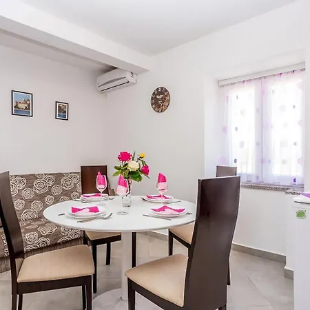 Apartmán Lovely In With Wifi Baška